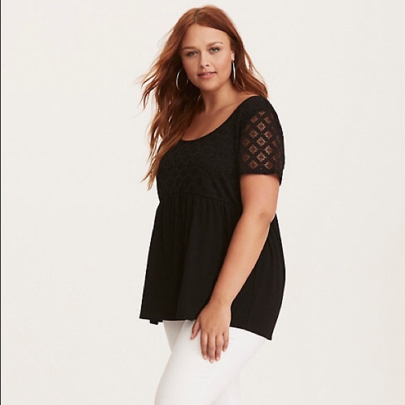 Torrid blouse 🖤 - Picture 2 of 4